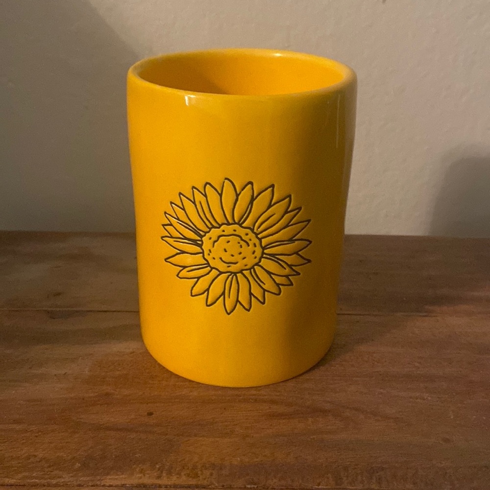 Rae Dunn Sunflower Candle